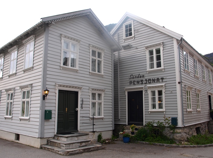 Empire_sveitser_Lærdalsøyri
