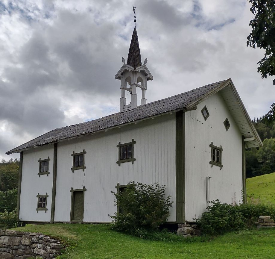Simenstad_klokketårn_sveitserstil